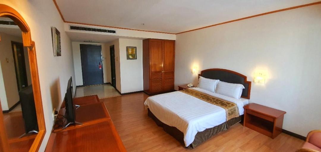 Kemena Plaza Hotel Bintulu Exterior photo
