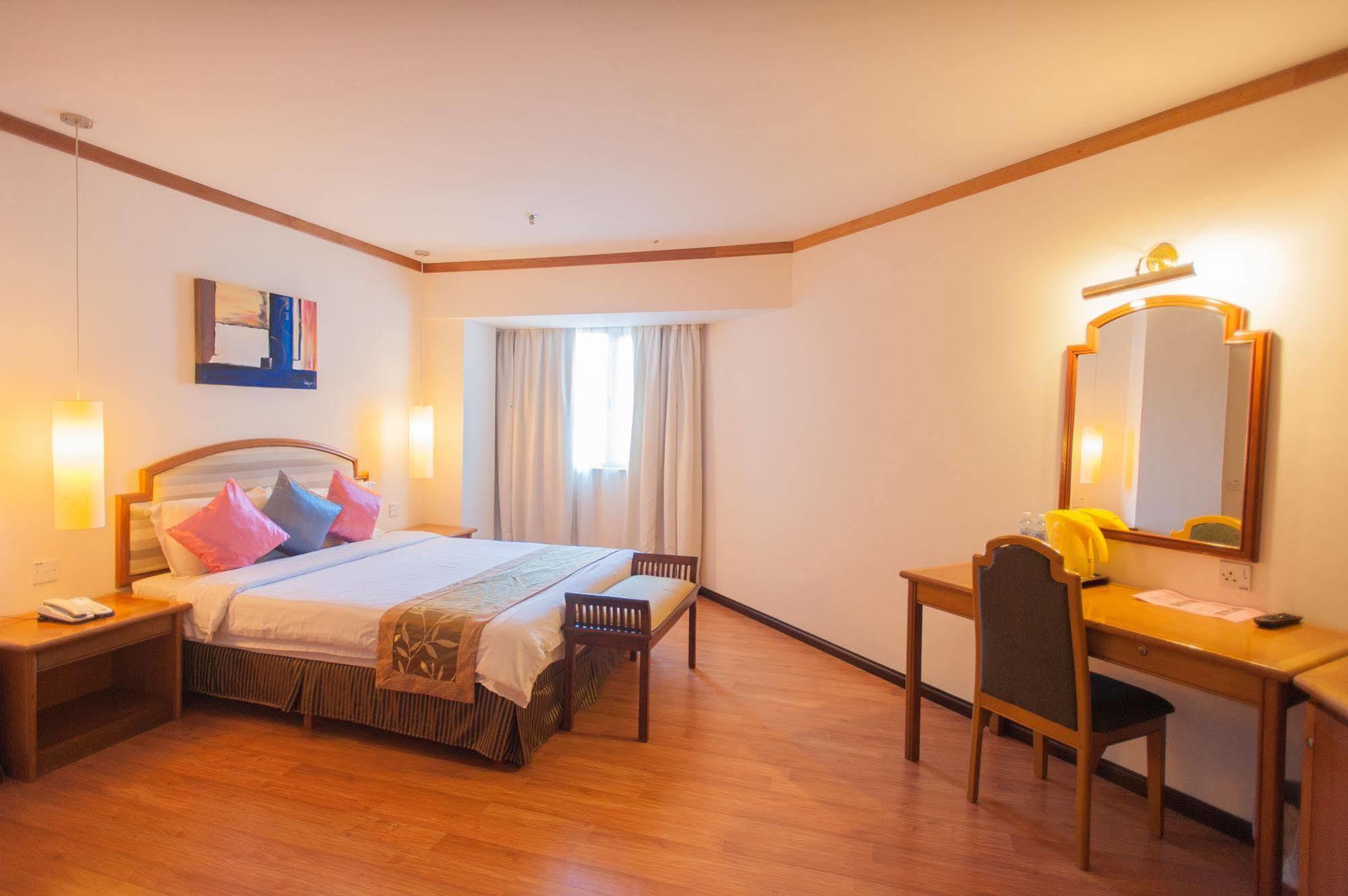 Kemena Plaza Hotel Bintulu Exterior photo